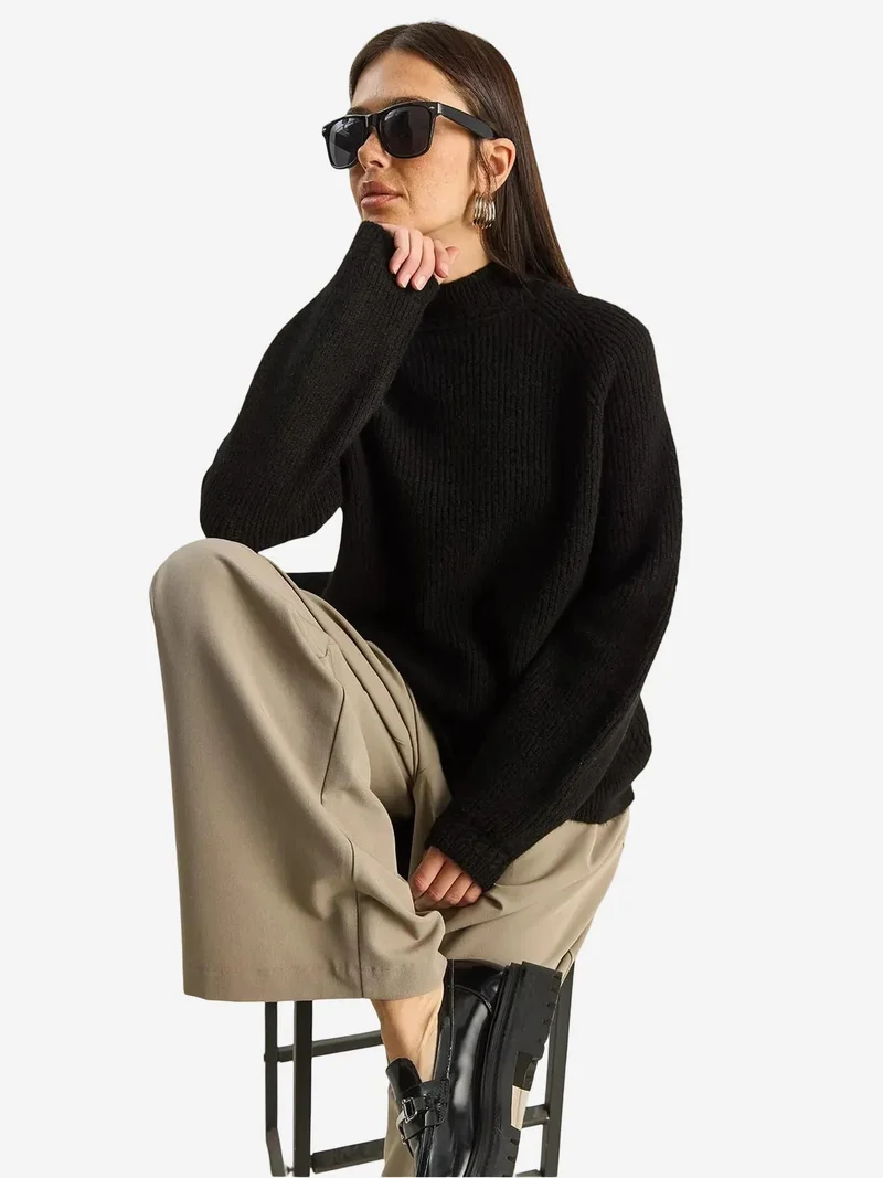 بيانكو لوتشي LUCCI Oversized Crew Neck Knit Sweater